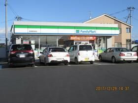 近くのファミリーマート柴田農林高前店まで370m（徒歩5分）