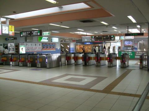 近くの近鉄丹波橋駅まで750m(徒歩10分)