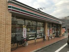 近くのセブン‐イレブン 那珂川中原２丁目店まで308m（徒歩4分）