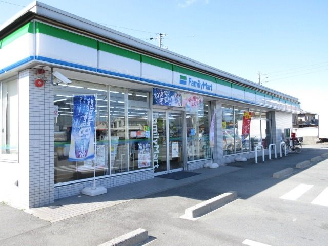 近くのコンビニまで408m（徒歩6分）