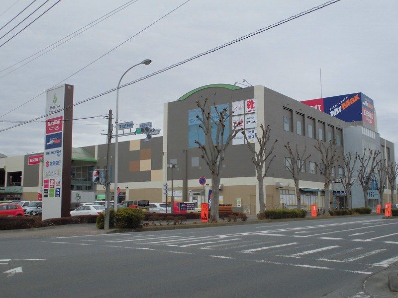 近くの守谷テラスまで1,036m（徒歩13分）