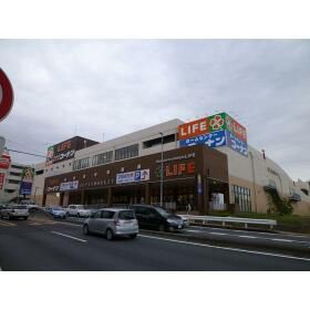近くのライフ戸塚汲沢店まで1,368m（徒歩18分）