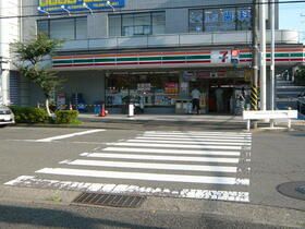 近くのセブンイレブン横浜南万騎が原店まで478m(徒歩6分)