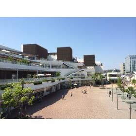近くのテラスモールまで514m（徒歩7分）
