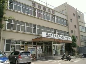 近くの港南警察署まで2,526m（徒歩32分）