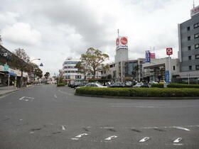 近くの臼井駅ロータリーまで620m（徒歩8分）