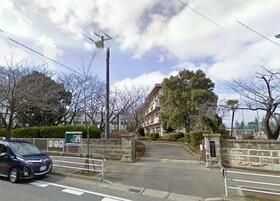 近くのみつわ台中学校まで211m(徒歩3分)