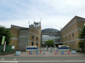 近くの茅ケ崎市立浜之郷小学校まで1,081m(徒歩14分)