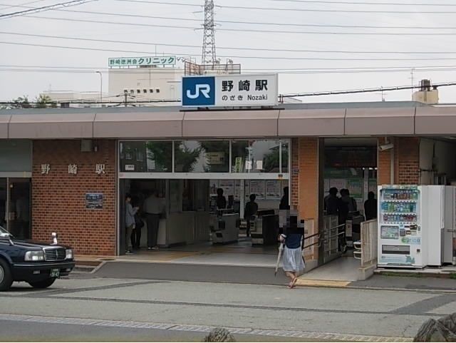 近くの野崎駅まで1,460m（徒歩19分）
