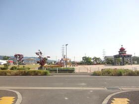 近くの新八代駅がめさん公園まで488m（徒歩7分）