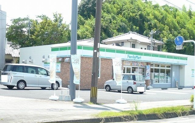 近くのコンビニまで405m（徒歩6分）