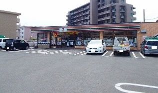 近くのセブン-イレブン 宮崎権現町店まで634m（徒歩8分）