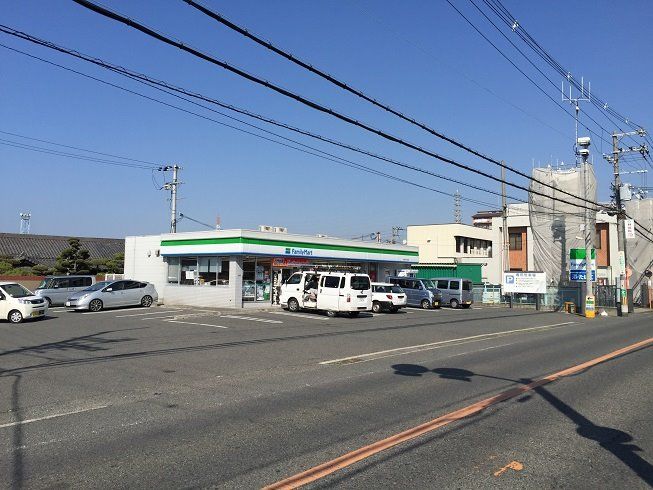 近くのファミリーマート 岸和田下松町店まで450m(徒歩6分)