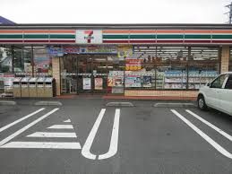 近くのセブン-イレブン藤枝築地店まで937m（徒歩12分）