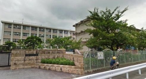近くの岐阜市立長良東小学校まで486m(徒歩7分)