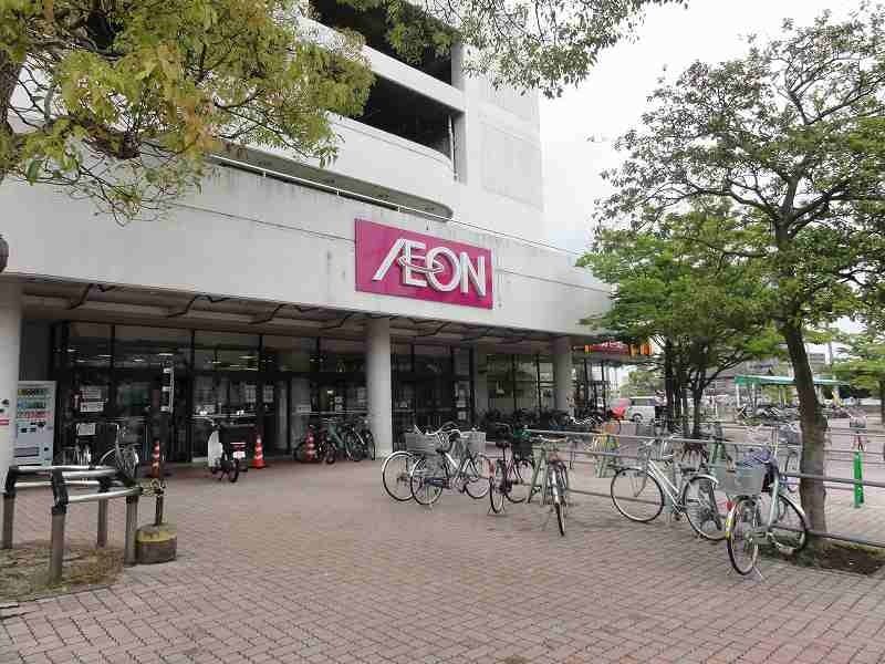 近くのイオン鳥取店まで450m(徒歩6分)