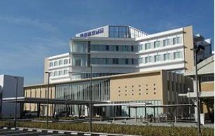 近くのファミリーマート 坂出川津町店まで1,403m（徒歩18分）