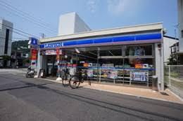近くのコンビニまで450m（徒歩6分）