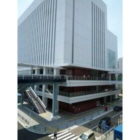 近くの横浜市戸塚区役所まで575m（徒歩8分）