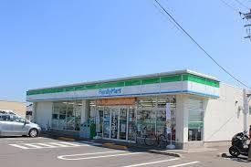 近くのファミリーマート高松林町店まで800m(徒歩10分)