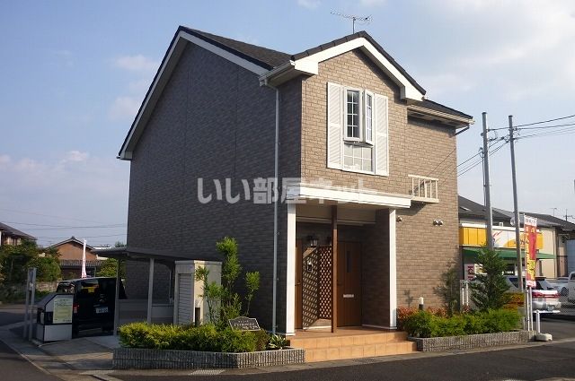 ファミーネの外観画像