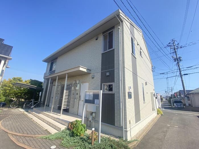 クレモンティーヌIIの外観画像