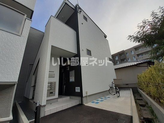 鳥栖駅より徒歩11分 築5年1ヶ月 2階建の賃貸物件