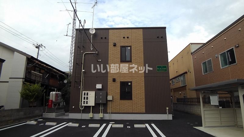 サンプレイスMCの外観画像