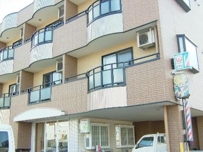 岩田マンションの外観画像