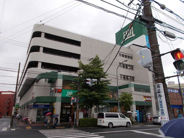 近くに施設あり
