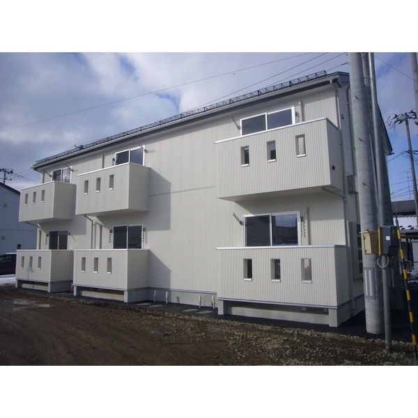 青山駅より徒歩25分 築10年 2階建の賃貸物件
