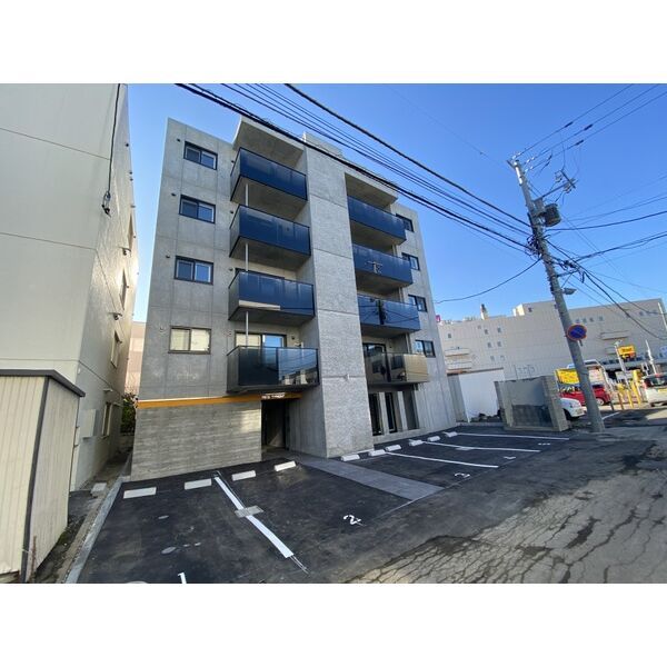 ZIZI TROIS(ジジ トロア)の外観画像