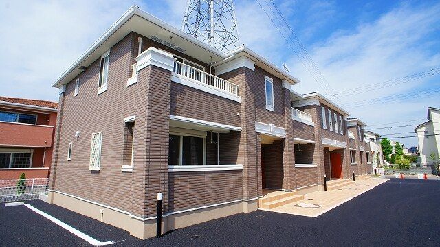 大網駅よりバス4分 徒歩3分 築8年9ヶ月 2階建の賃貸物件