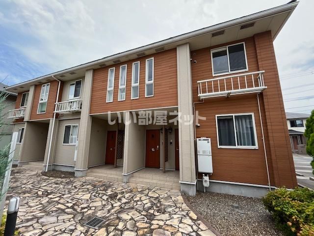 鶴崎駅よりバス15分 徒歩3分 築15年6ヶ月 2階建の賃貸物件