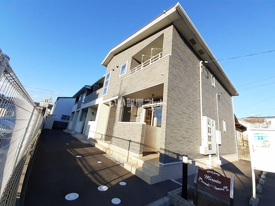 鹿児駅より徒歩4分 築8年10ヶ月 2階建の賃貸物件