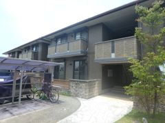 リビングタウン万々 E棟の外観画像
