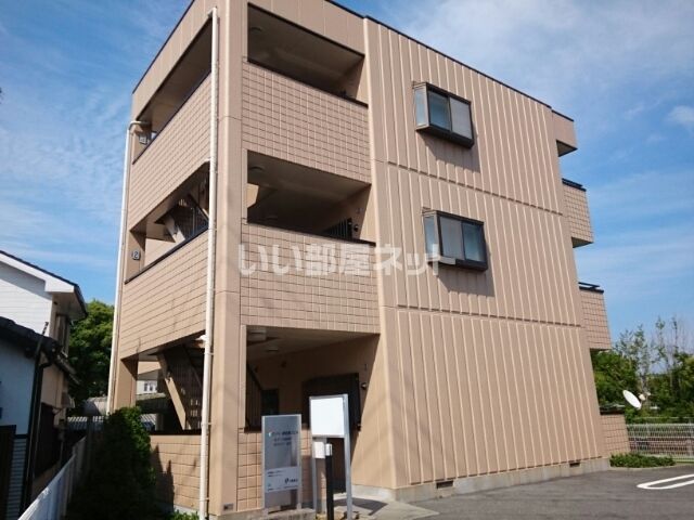 セイント・ヨシの外観画像