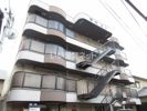 新大ビル三条大路の外観