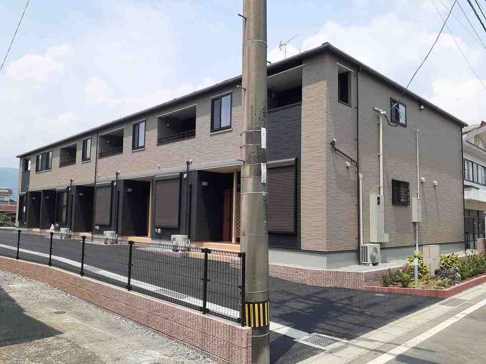 内牧駅よりバス7分 徒歩2分 築4年7ヶ月 2階建の賃貸物件