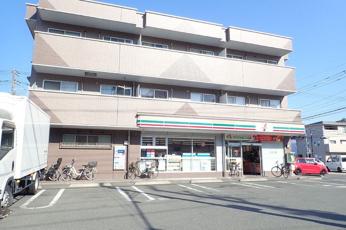 近くに施設あり