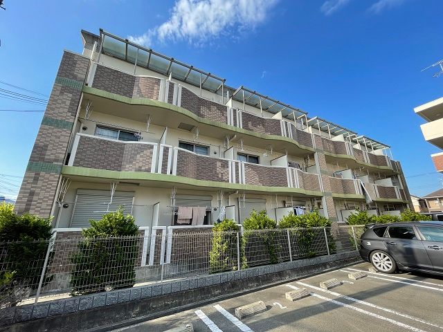 新田辺駅より徒歩13分 築19年11ヶ月 3階建の賃貸物件