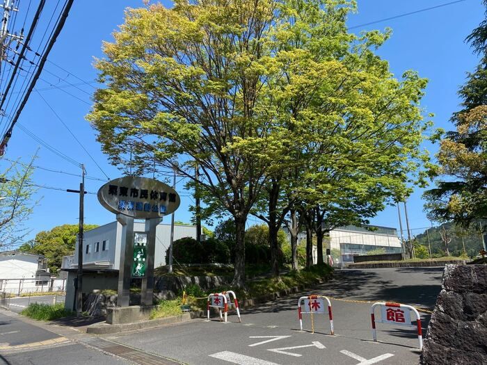 近くに施設あり