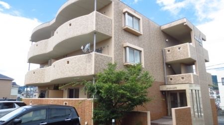 アヴァンツァーレ東館の外観画像