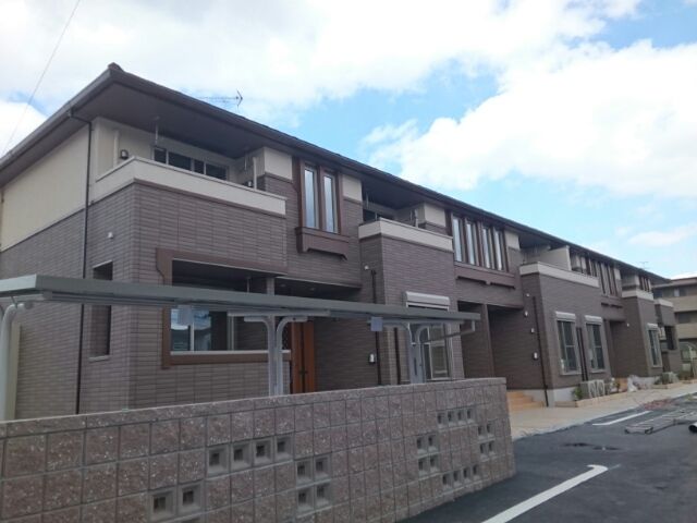 グランディールB (小瀬町)の外観画像