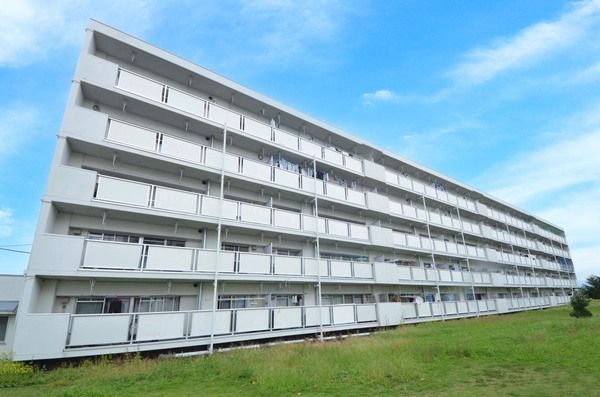 ビレッジハウス玉穂成島1号棟の外観画像