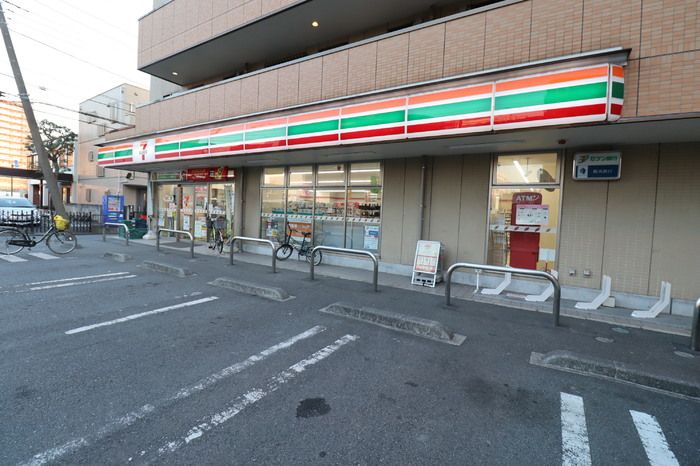 近くに施設あり