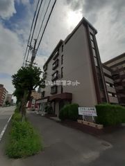 ファミール中央の外観画像