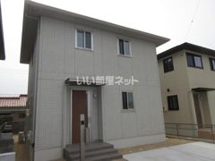 久居西鷹跡町貸家 C棟の外観画像