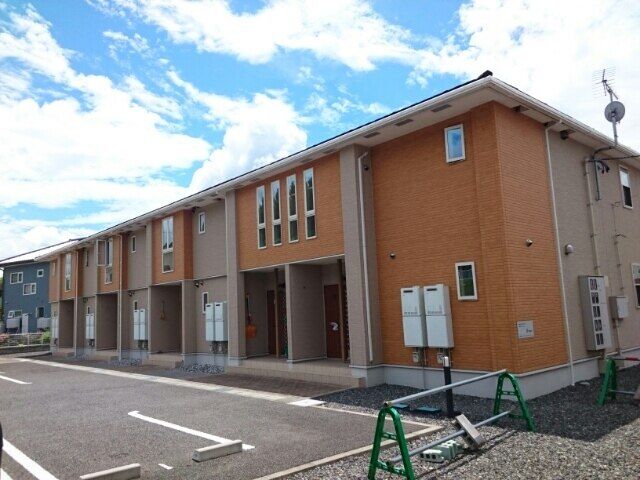  築13年9ヶ月 2階建の賃貸物件