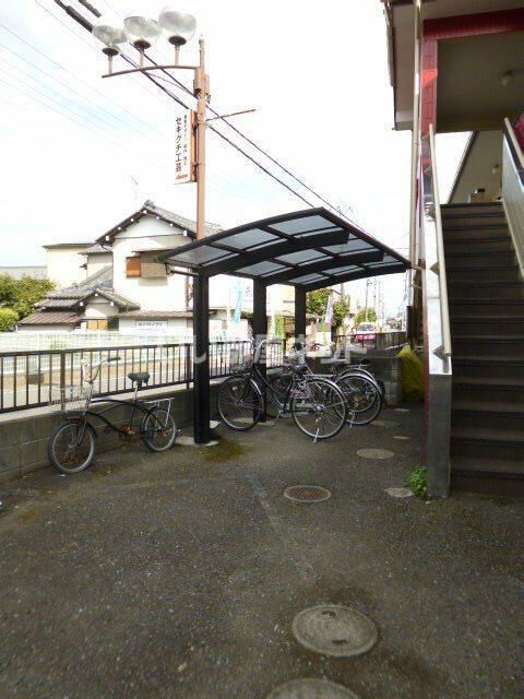 近くに施設あり